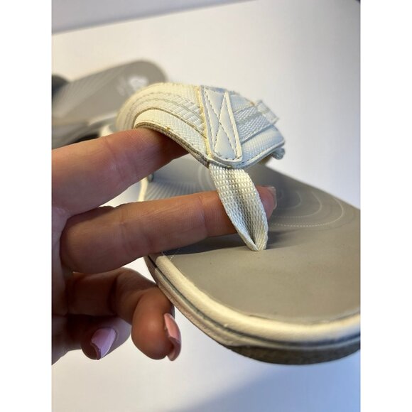 Clark’s Cloudstepper White Flip Flops (size 9)‎ - Picture 12 of 12